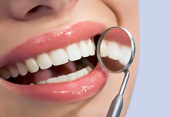 Cosmetic dentistry and smile makeover with latest technology: veneers